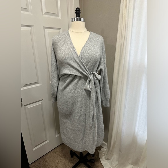 Isabel (Target) Gray Wrap Sweater Dress Maternity Nursing XXL - Picture 1 of 3